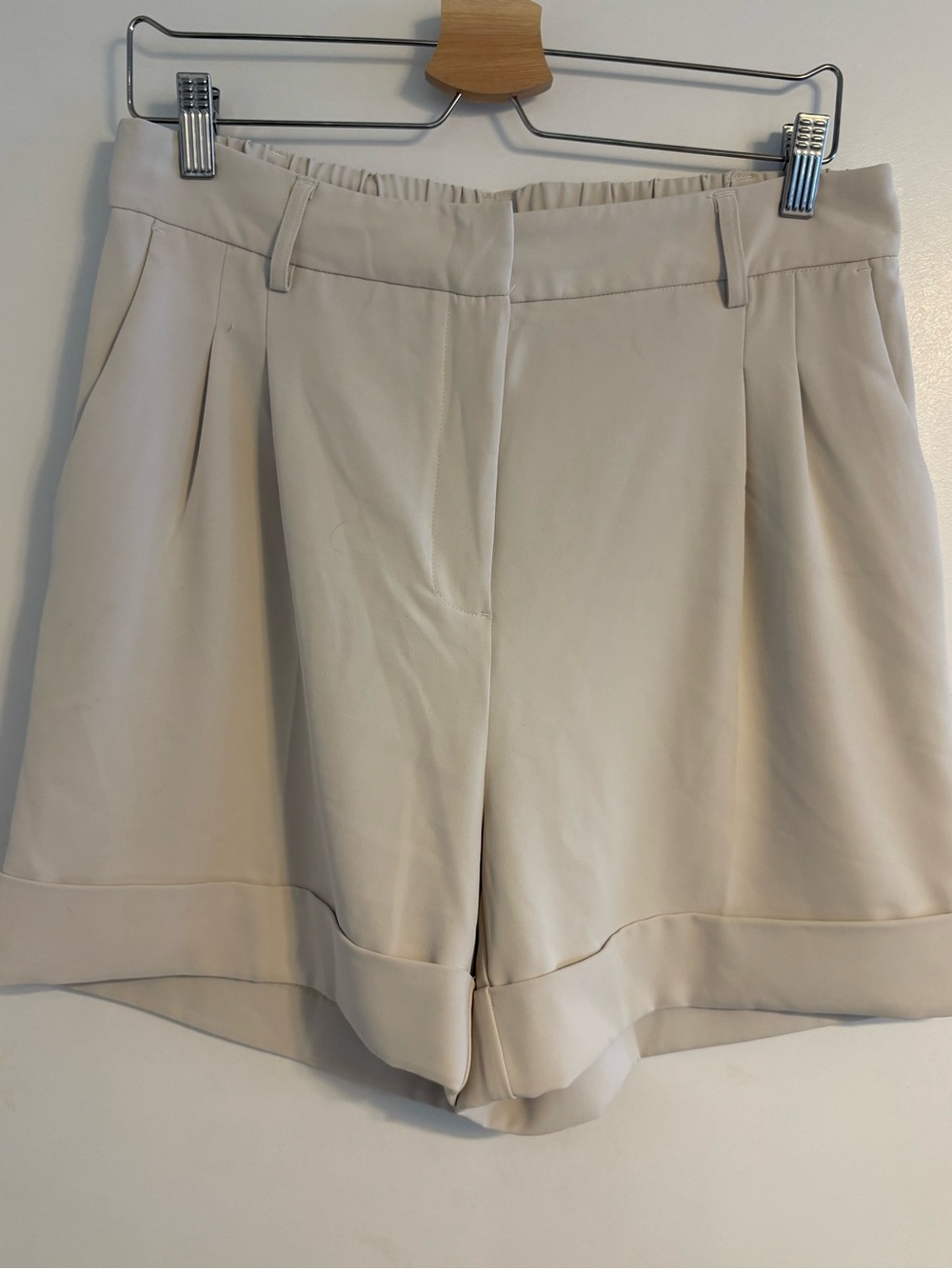 Rachel Zoe Cream Pleated Dress Shorts